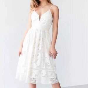 Saylor White & Nude “Phoebe” Lace Dress NWT Size XS